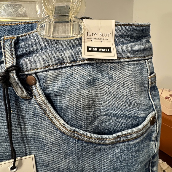 Judy Blue Stylish Blue Flare Women's Jeans - Picture 7 of 15